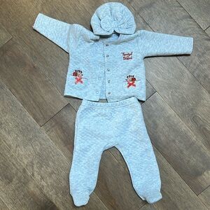 Hat, sweater, pants set